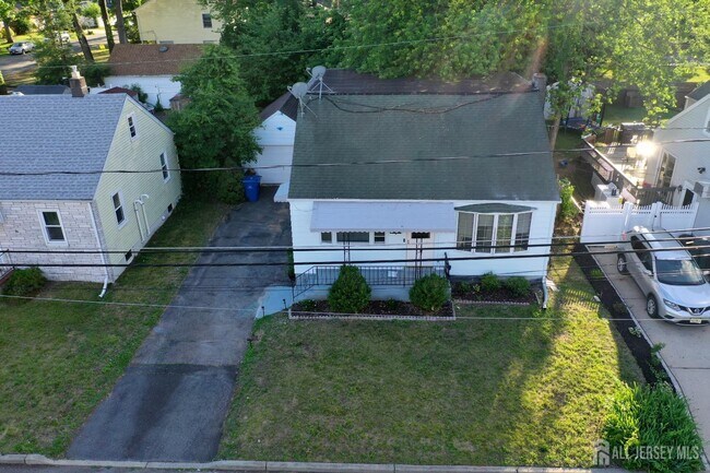 Building Photo - 22 Wilson Ave