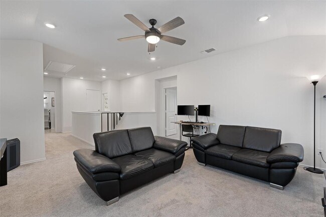 Building Photo - 3600 Carinaro Lp