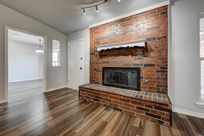 Building Photo - 1011 W Gemini Rd