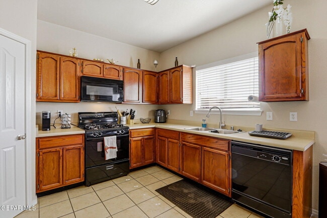 Building Photo - 14220 Firewood Dr