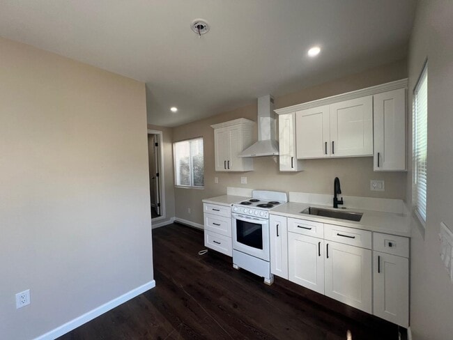 Building Photo - 3456 Madison St