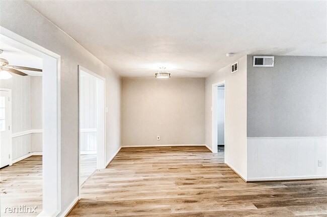 Building Photo - 4137 Woodfin St