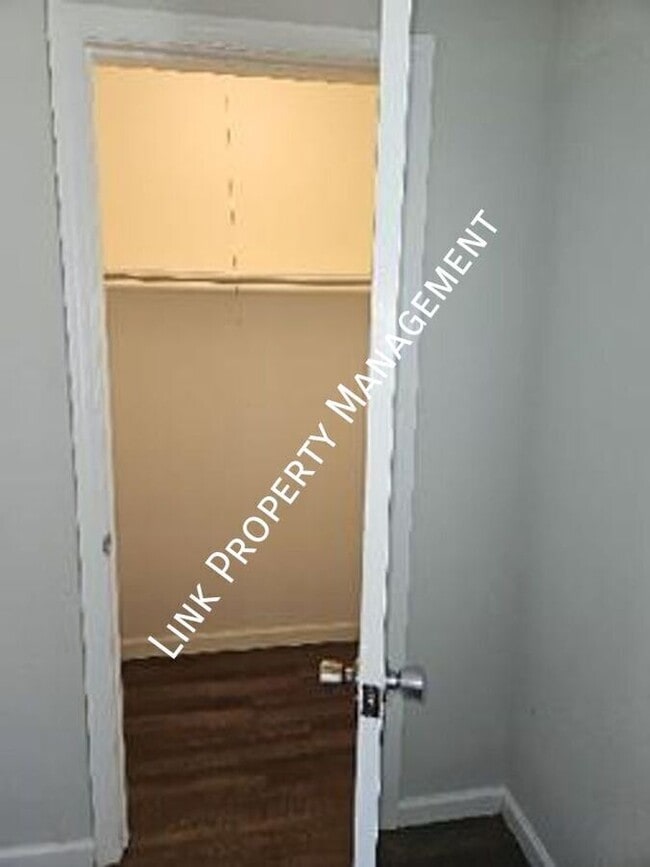 Building Photo - 1640 Keeble St