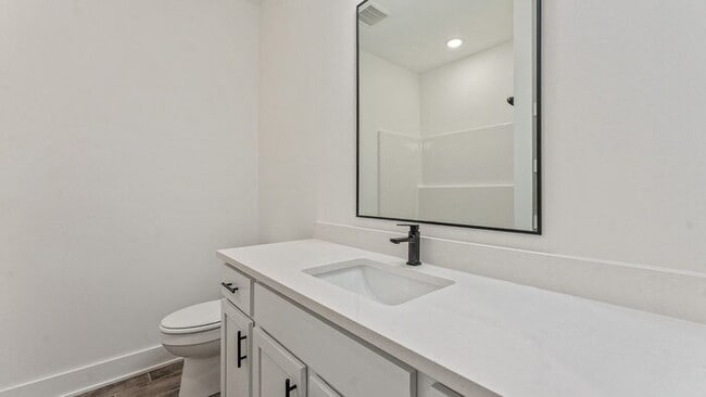 Building Photo - Charming 3-Bedroom Retreat with Cozy Fireplace