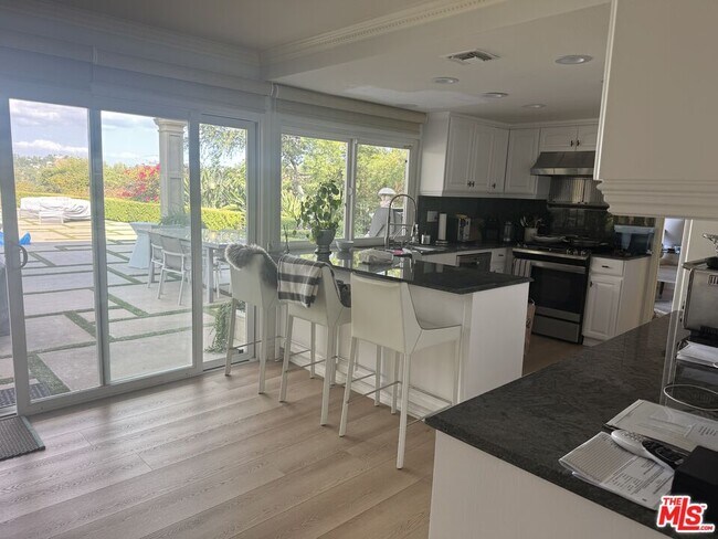 Building Photo - 4230 Park Alisal