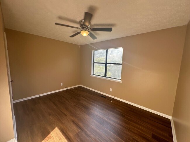 Building Photo - 419 Permita Ct