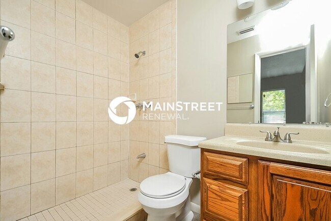 Building Photo - 3 Bedroom Pet-Friendly Home in Lakeland, FL with Main Street Renewal