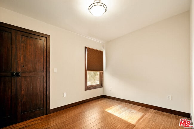 Building Photo - 637 N Alta Vista Blvd