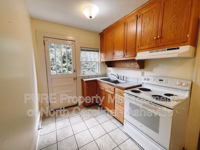 Building Photo - 35 Dunwell Ave