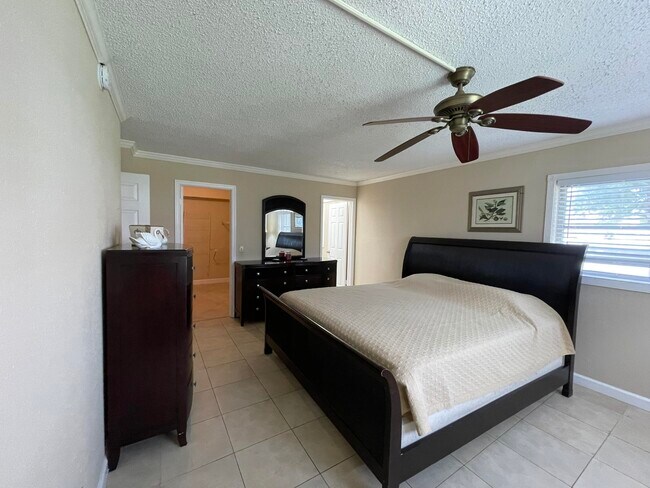 Building Photo - 22765 SW 66th Ave