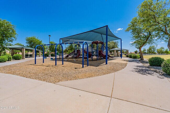 Building Photo - 9941 W Tonopah Dr