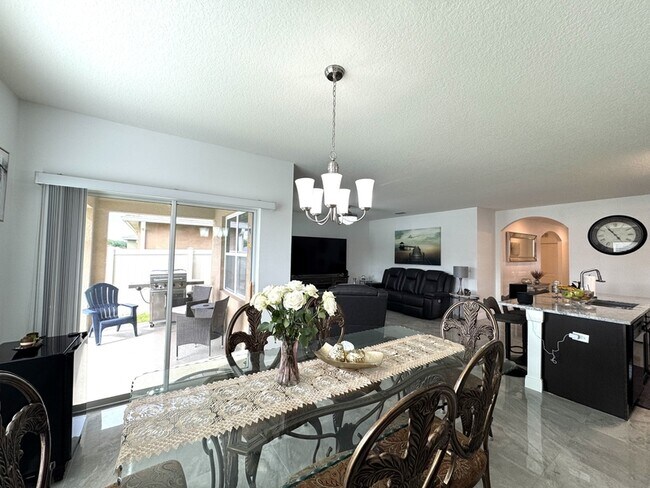 Building Photo - 239 Willow Bend Dr