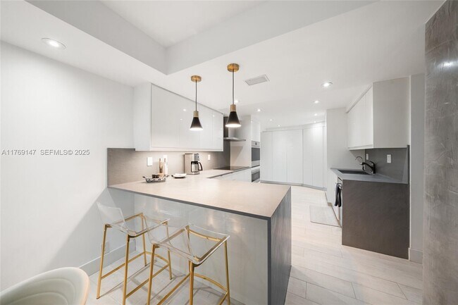 Building Photo - 1111 Crandon Blvd