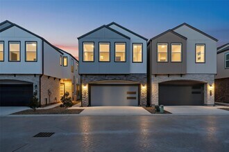 Building Photo - 2929 El Fenice Ln