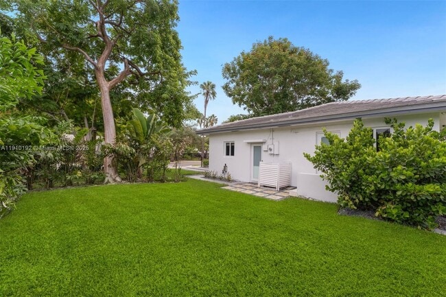 Building Photo - 810 NW 7th St