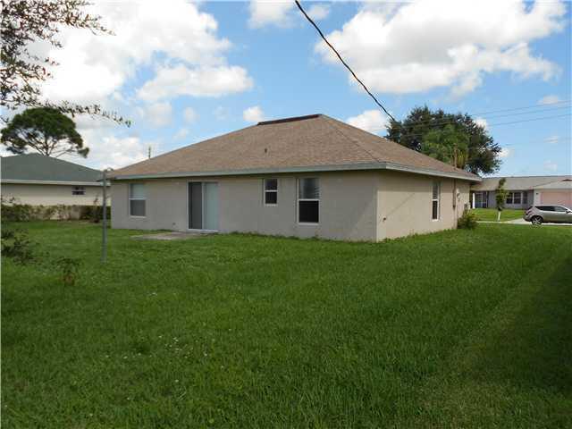 Building Photo - 2112 SW Burlington St