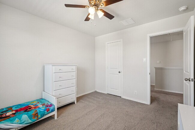 Building Photo - "Rent to Own this Charming 3-Bed Oasis with 18 month lease!*"