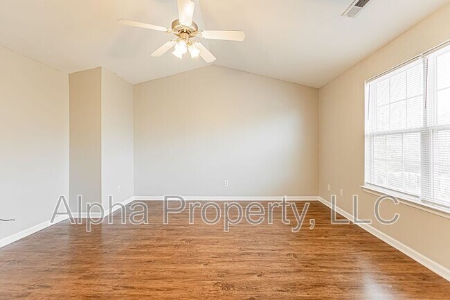 Building Photo - 204 Pope Ln