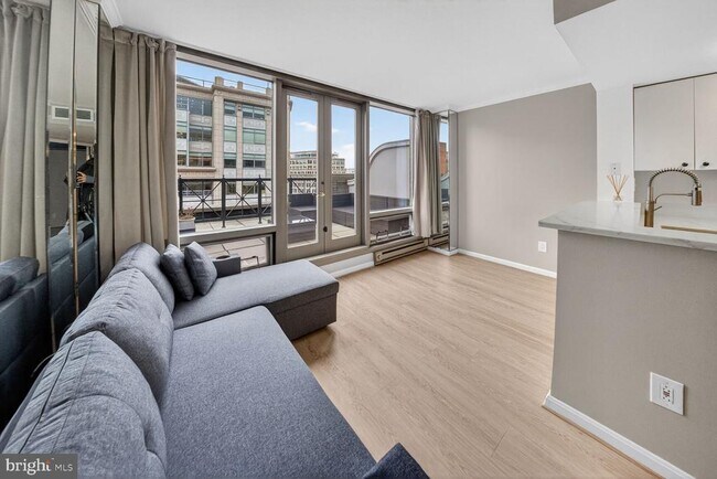 Building Photo - 701 Pennsylvania Ave NW