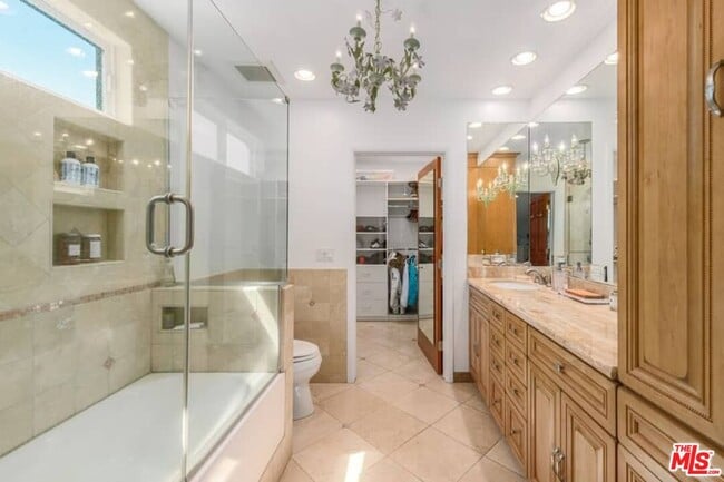 Building Photo - 9545 Dalegrove Dr