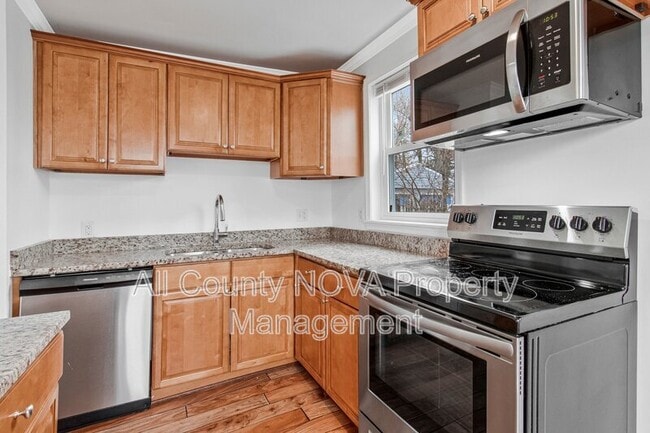 Building Photo - 8600 Lantern Ln