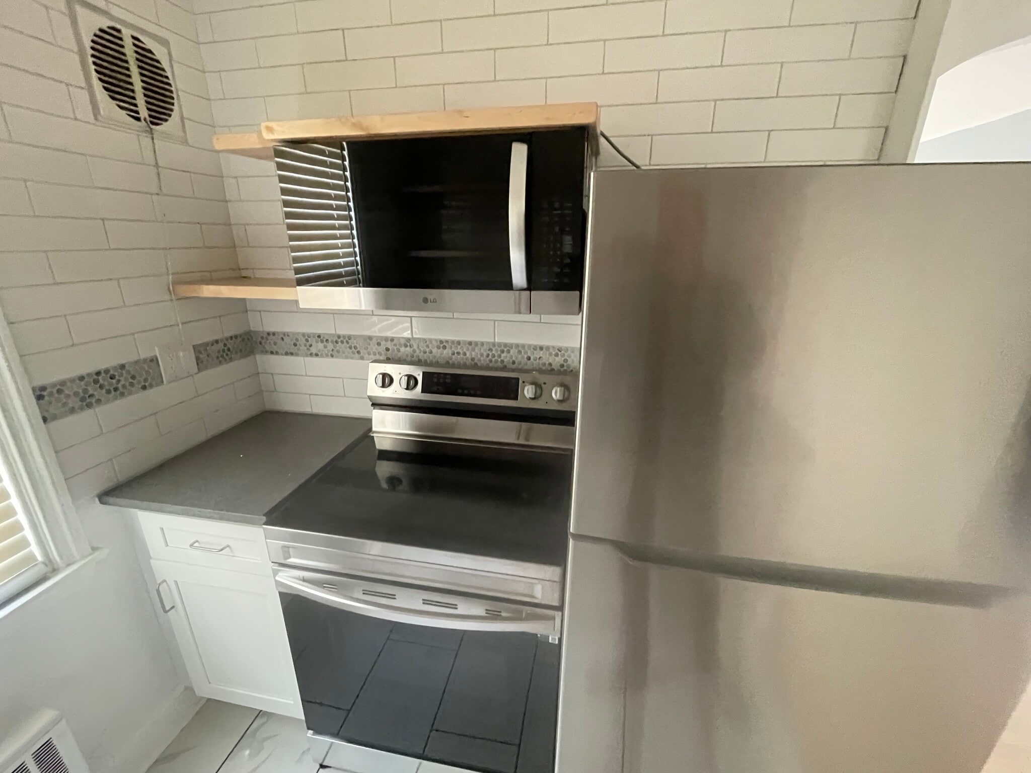 Kitchen - 5 Trent Rd