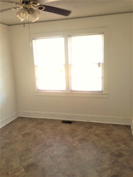 Building Photo - 125 Irene Cir