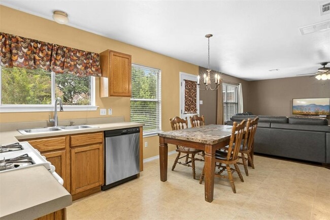 Building Photo - 203 Pheasant Trail
