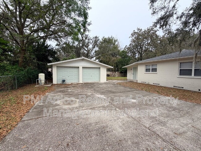 Building Photo - 1009 N Forbes Rd