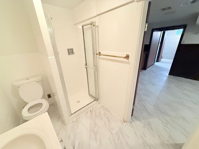 Building Photo - 3 bd 2 bath Ranch in Willoughby