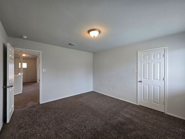 Building Photo - PRICE REDUCTION - AVAILABLE NOW!