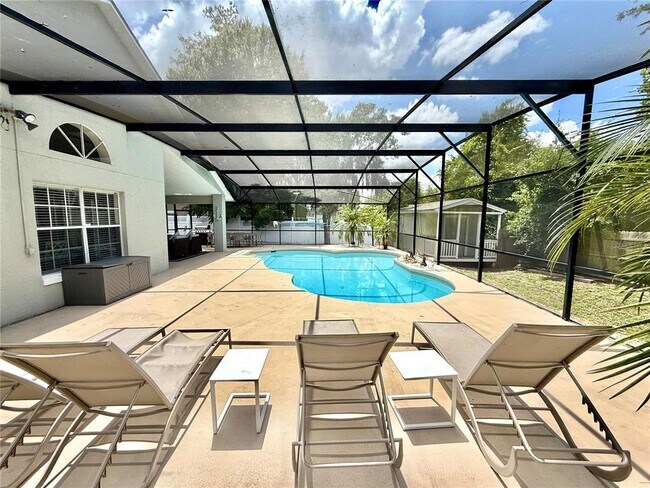 Building Photo - 102 Titan Dr