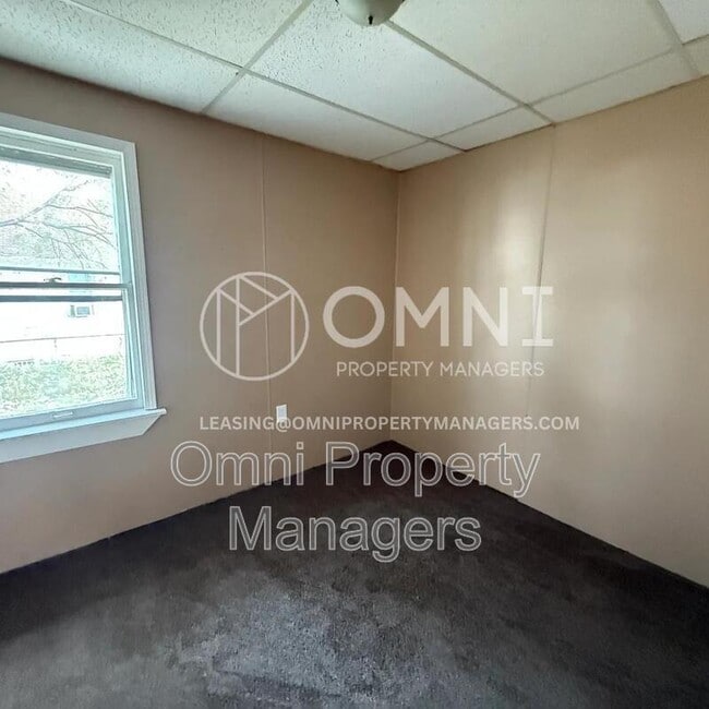 Building Photo - 8162 Orchard Ave