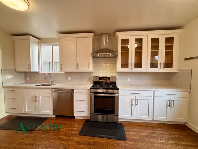 Building Photo - 915 Glendome Cir