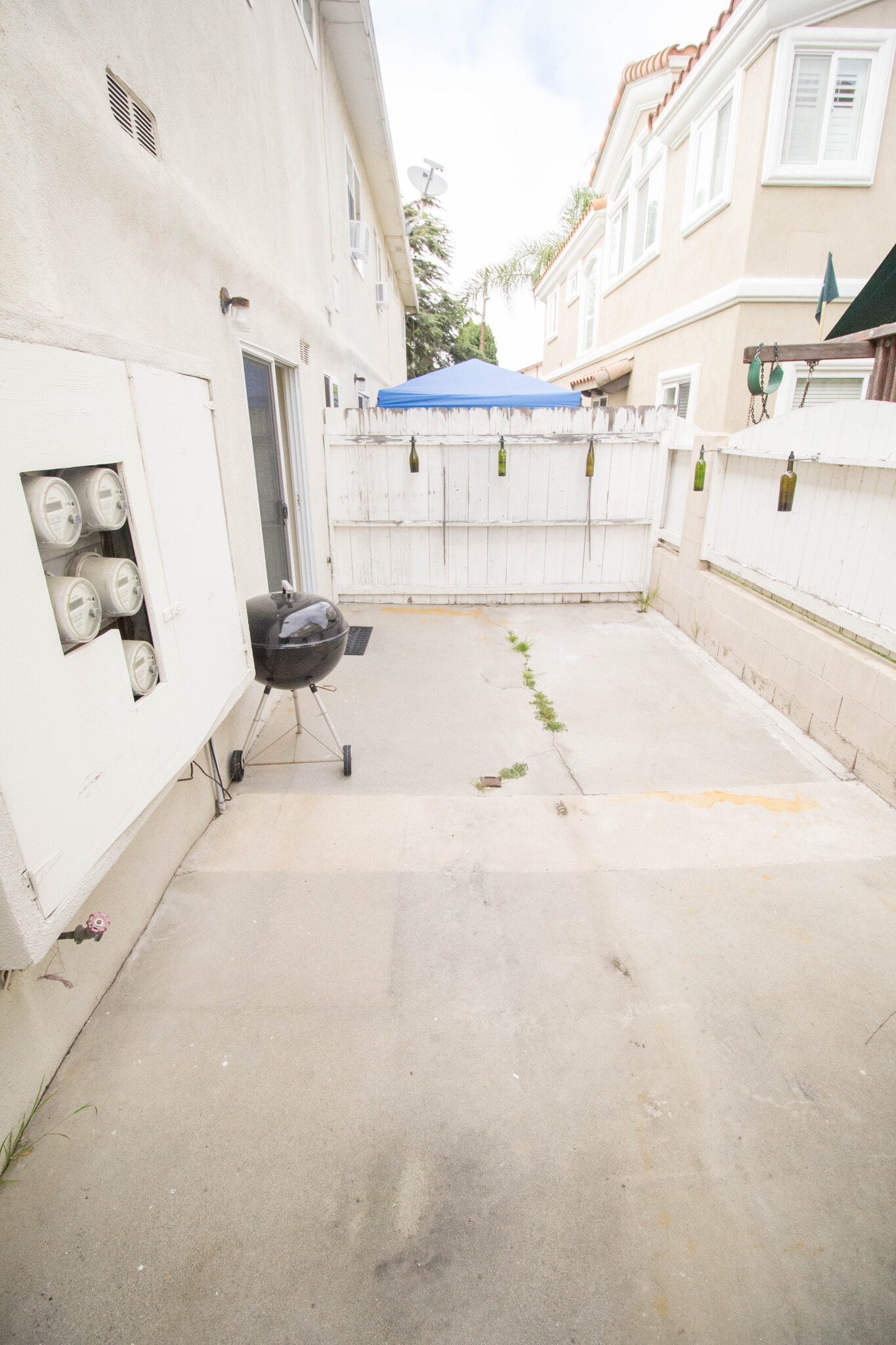 Large Private Patio - 2224 Curtis Ave
