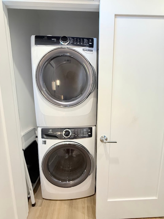 Upper Level Laundry - 4220 N 32nd St