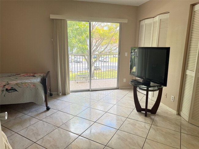 Building Photo - 1301 SW 135th Terrace