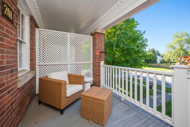 Building Photo - 1411 Fontaine Rd