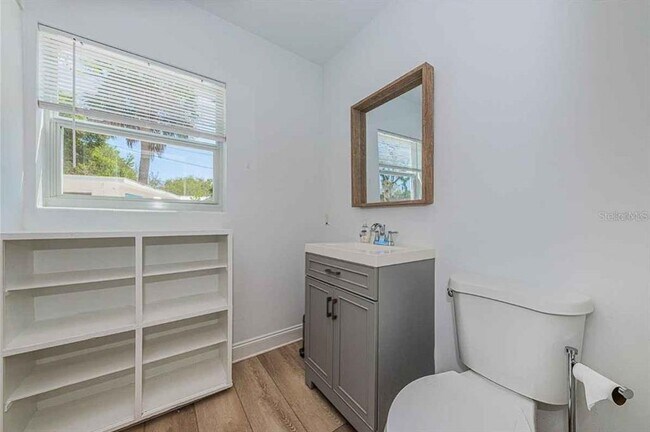 Building Photo - 1233 Sedeeva Cir S