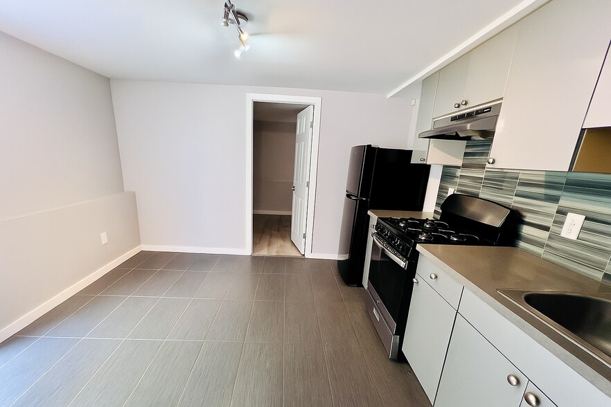 Building Photo - 660 Railroad Ave