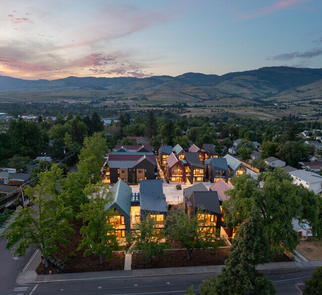 Building Photo - 174 Garfield St