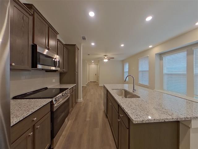 Building Photo - 8221 Brookhaven Dr