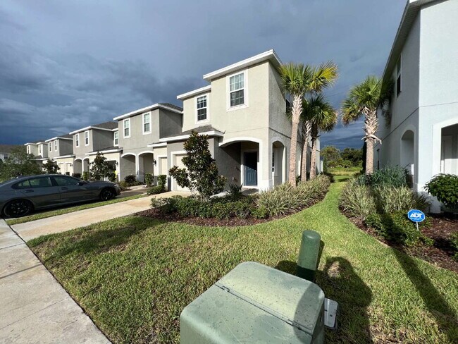 Building Photo - 7016 Grand Elm Dr