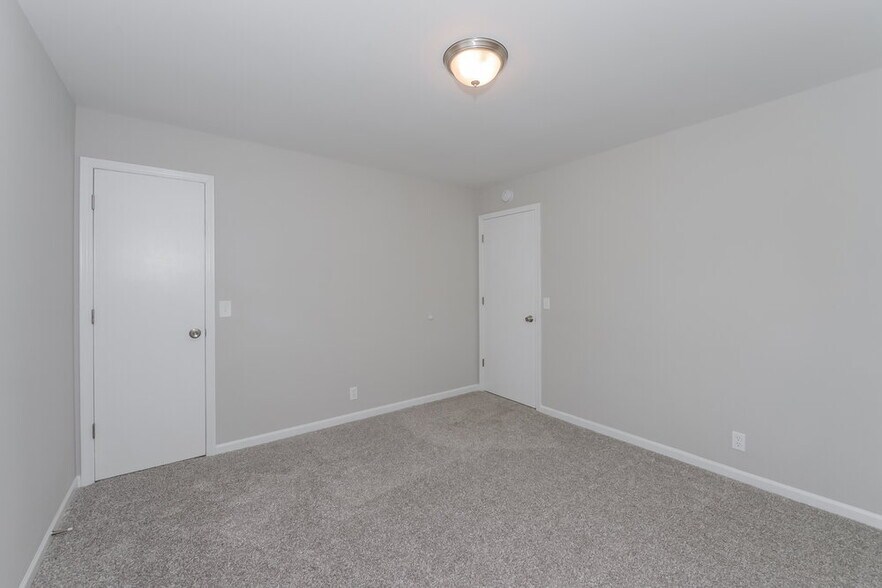 Building Photo - 520 Spring Garden Ct