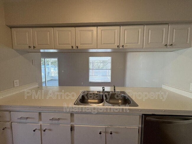 Building Photo - 4009 Forecast Dr