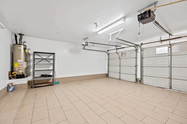 Building Photo - 16019 Mission Village Dr