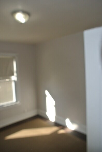 Building Photo - 328 High Street