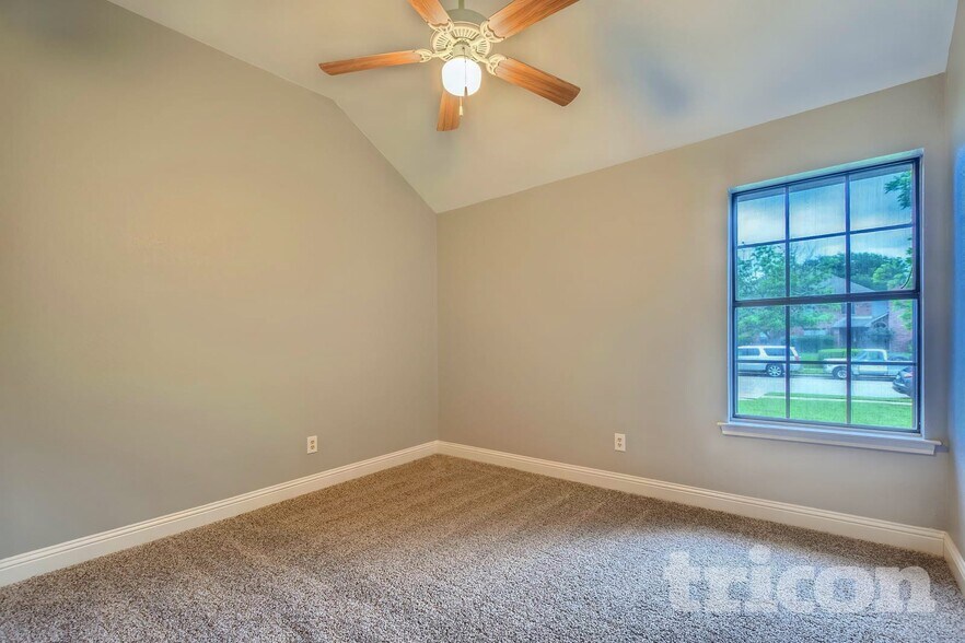 Building Photo - 725 Rawlins Dr