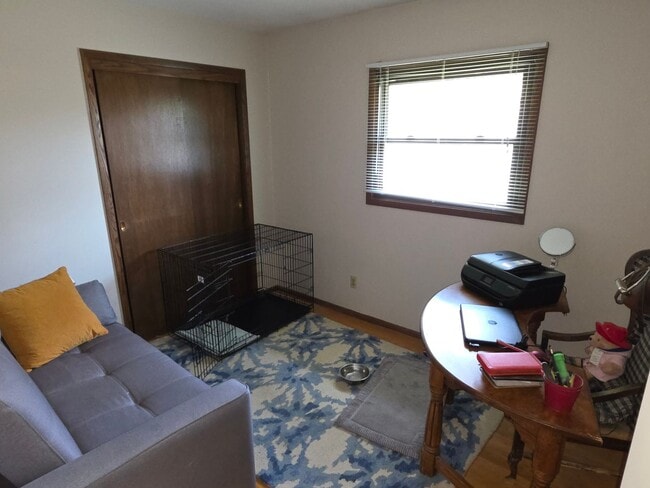 Building Photo - Updated 3 bedroom 2 bathroom Oak Creek ranch