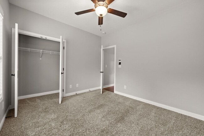 Building Photo - Pet Friendly Four Bedroom with Bonus!